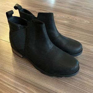 Sorel Emelie Chelsea Waterproof Ankle Boots 9 NWOT